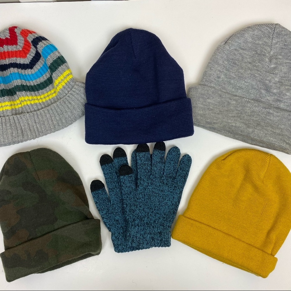 Lot of 5 Random Winter Caps and a pair of Gloves ||